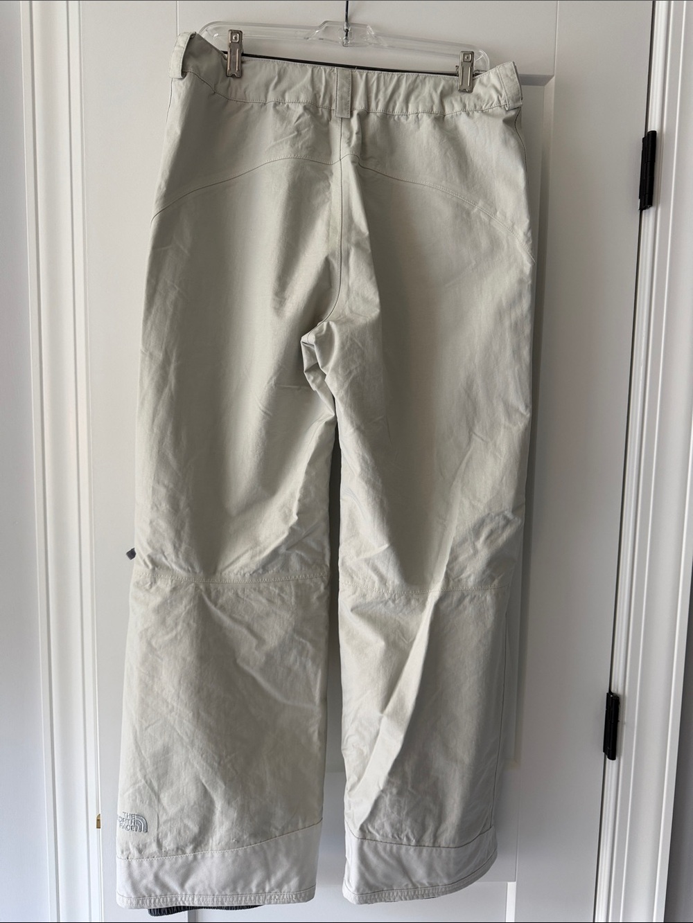 LIKE NEW North Face Hyvent Ski Pants in Light Khaki ⛷️ - Picture 4 of 5